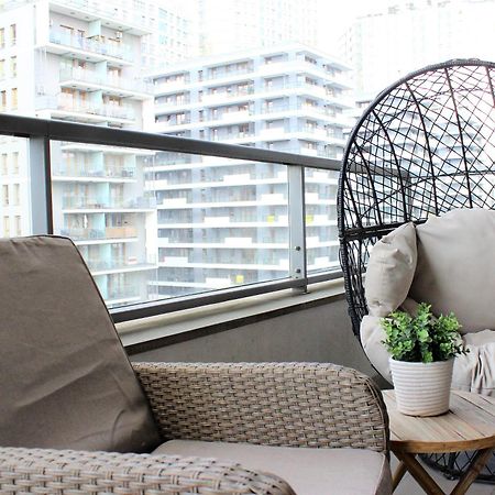 Labo Apartment Bliska Wola - Parking, Klimatyzacja Varşova Dış mekan fotoğraf